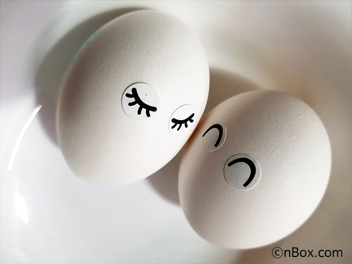 달걀, 계란을 보는 꿈은 풍요, 다산, 희망, 시작, 생명력 등을 상징합니다. 달걀, 계란이 나오는 꿈은 자신이 넉넉한 상태에서 평화롭게 있을 수 있음을 뜻하기도 합니다. 계란, 달걀 꿈은 당신의 인생에 있어 새로운 전환점을 암시하기도 합니다.