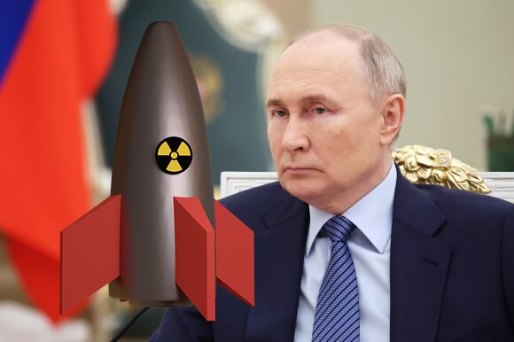 블라디미르 푸틴 러시아 대통령은 러시아 대선을 이틀 앞두고 러시아 국영언론과의 인터뷰를 통해 “러시아 국가 존립이 위협 받으면 핵무기를 사용할 수 있다”고 밝혔다. 푸틴은 러시사와 우크라이나 전쟁에 있어서 미군이 개입하면 핵무기 사용도 하겠다는 것이다.